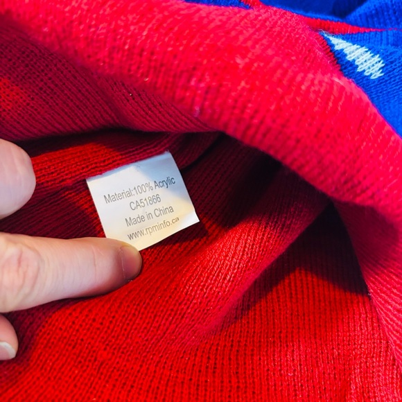 Red Acrylic Men's Sweater - Picture 5 of 5